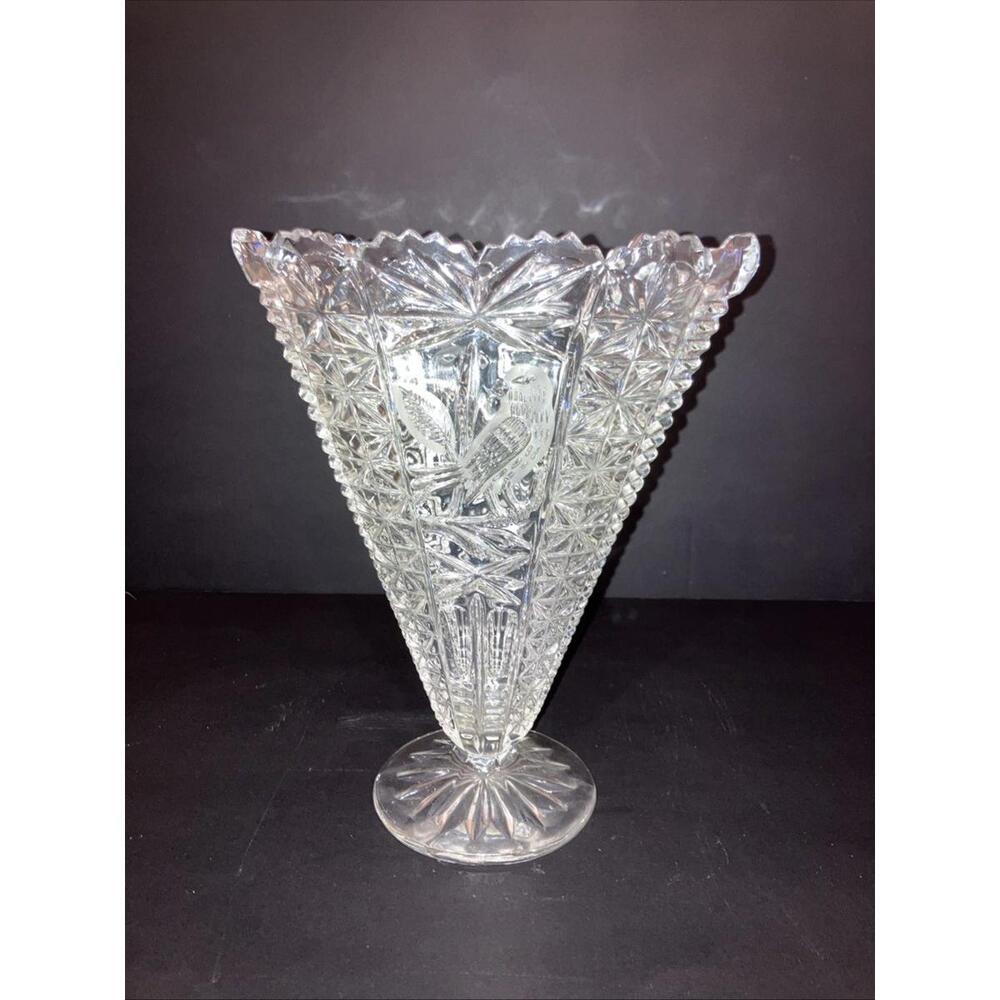 Hofbauer Germany The Byrds Collection Fan Vase From 1990's 9 7/8 “
